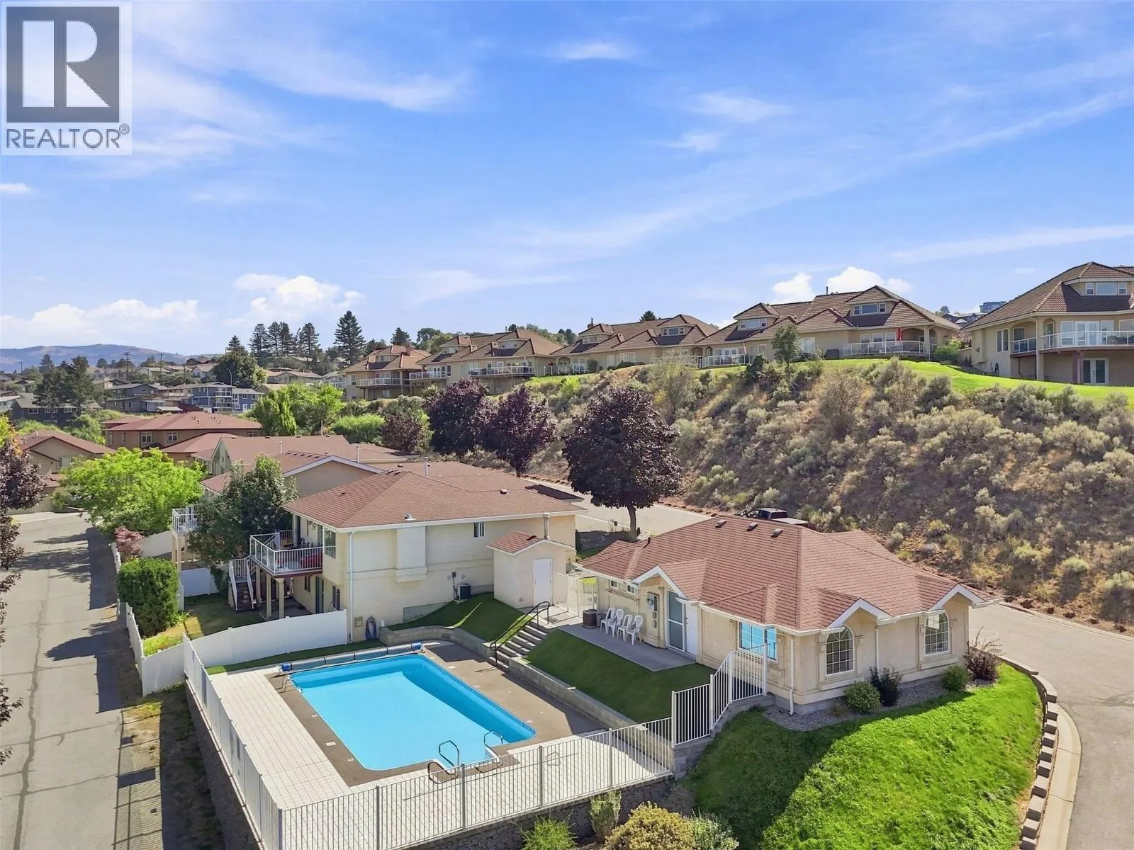 15 HUDSONS BAY Trail Unit# 305