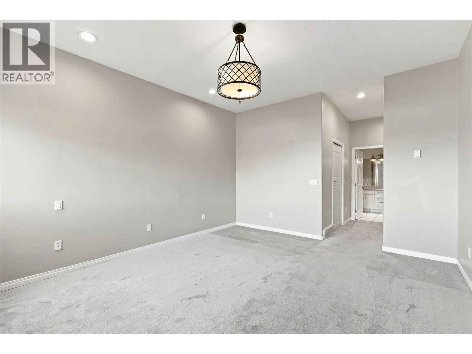 15 HUDSONS BAY Trail Unit# 305