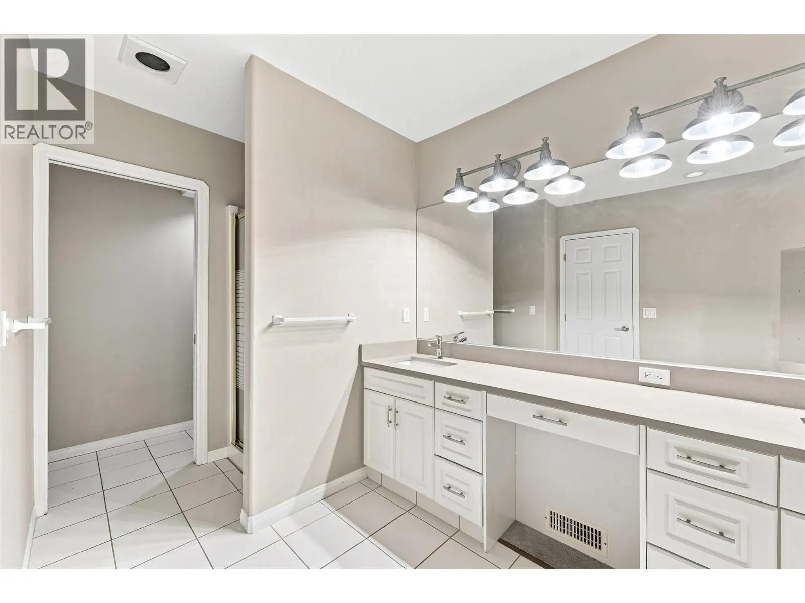 15 HUDSONS BAY Trail Unit# 305