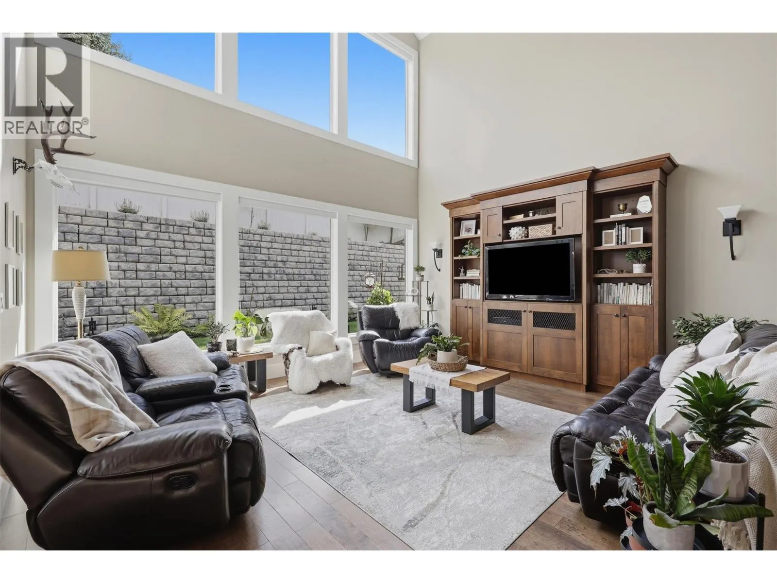 819 Fernie Court