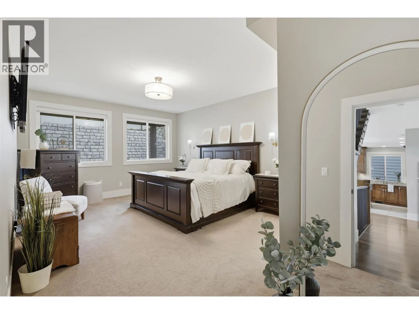 819 Fernie Court