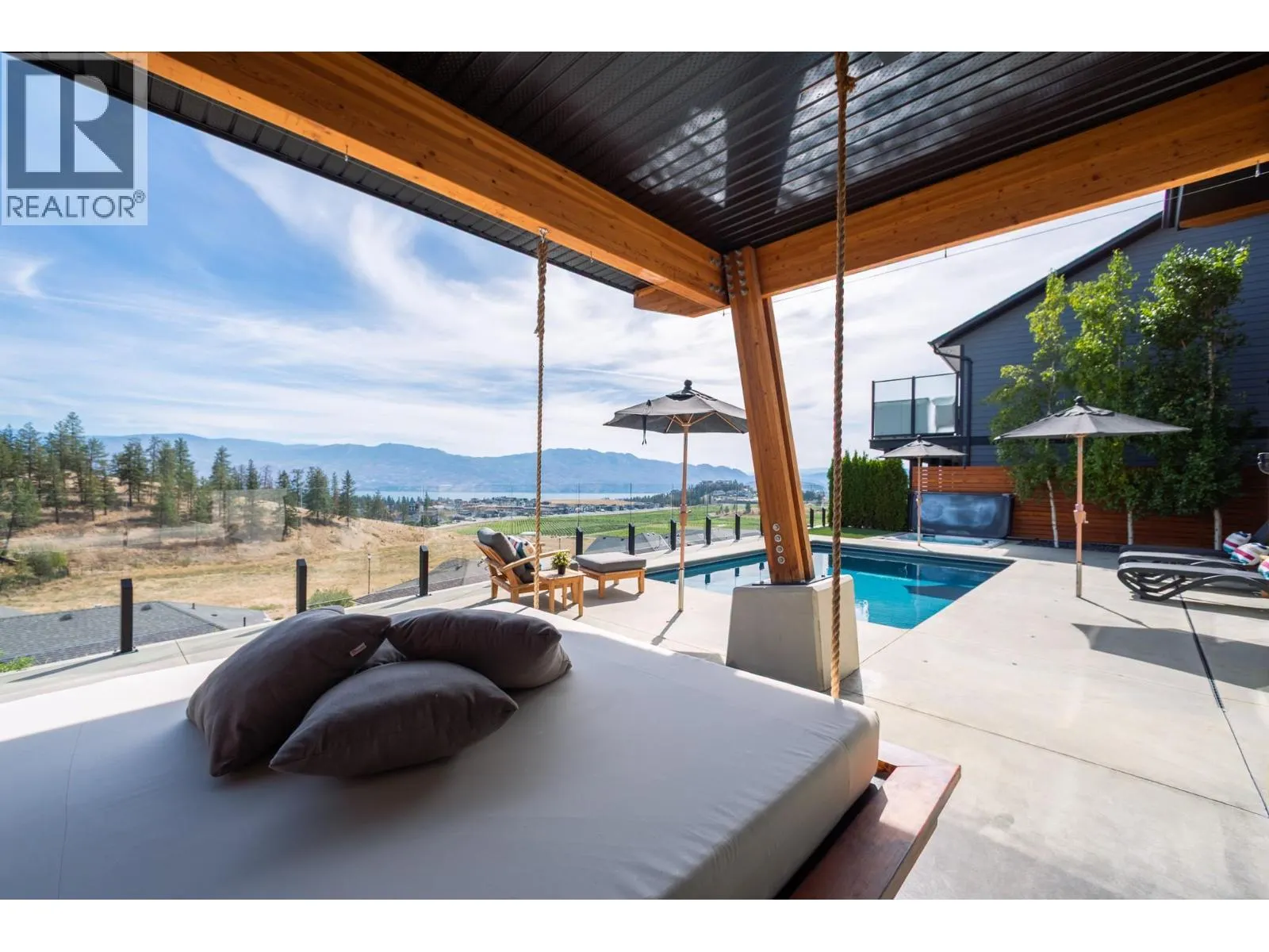 2559 Crown Crest Drive