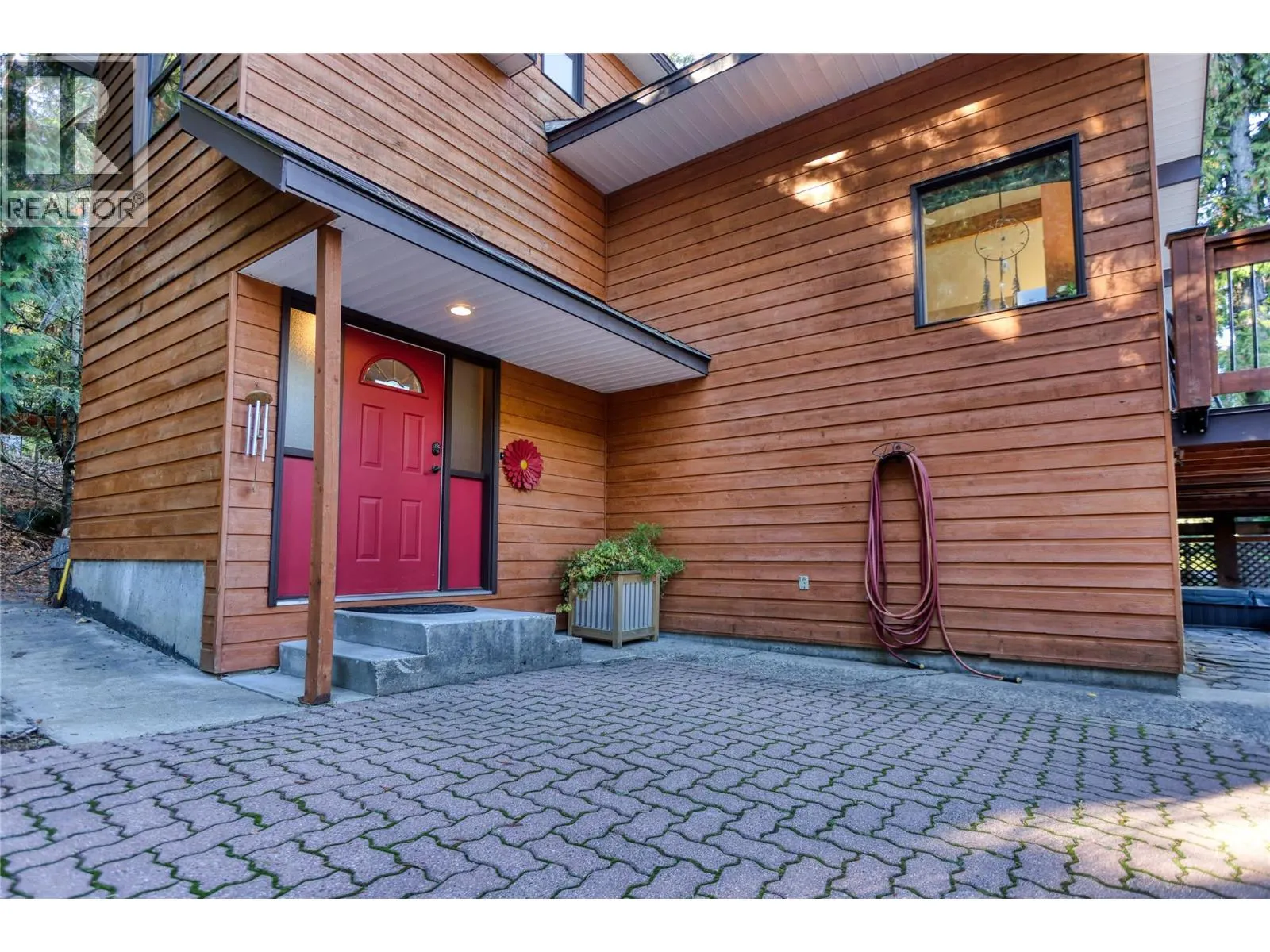 1005 Earl Street