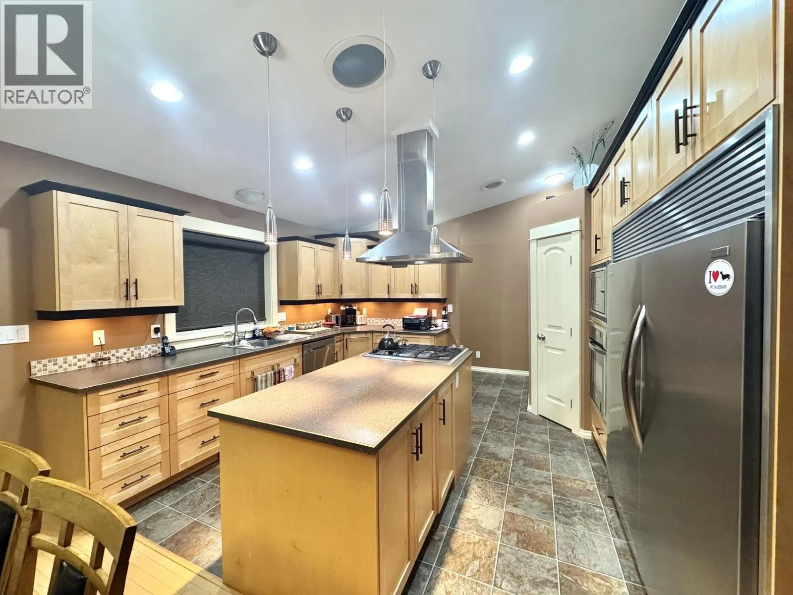 1800B 35th Avenue