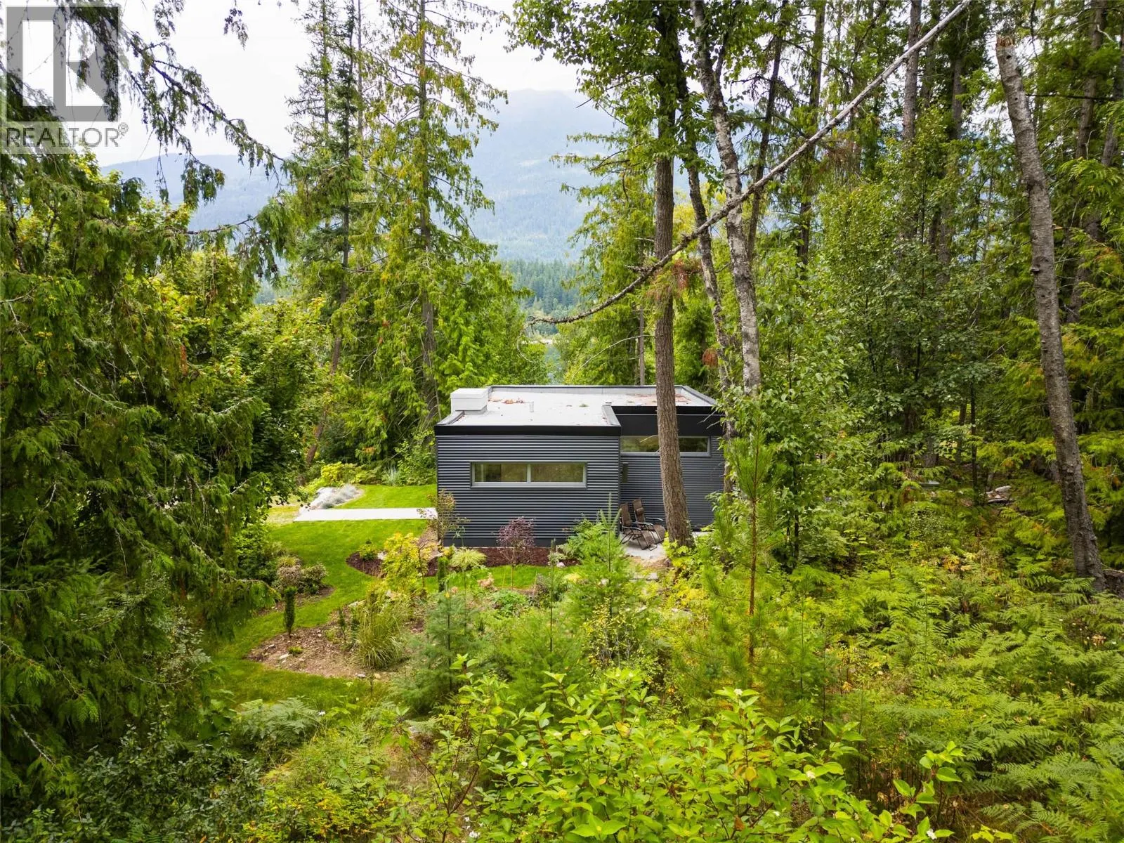183 Kootenay Lake Road