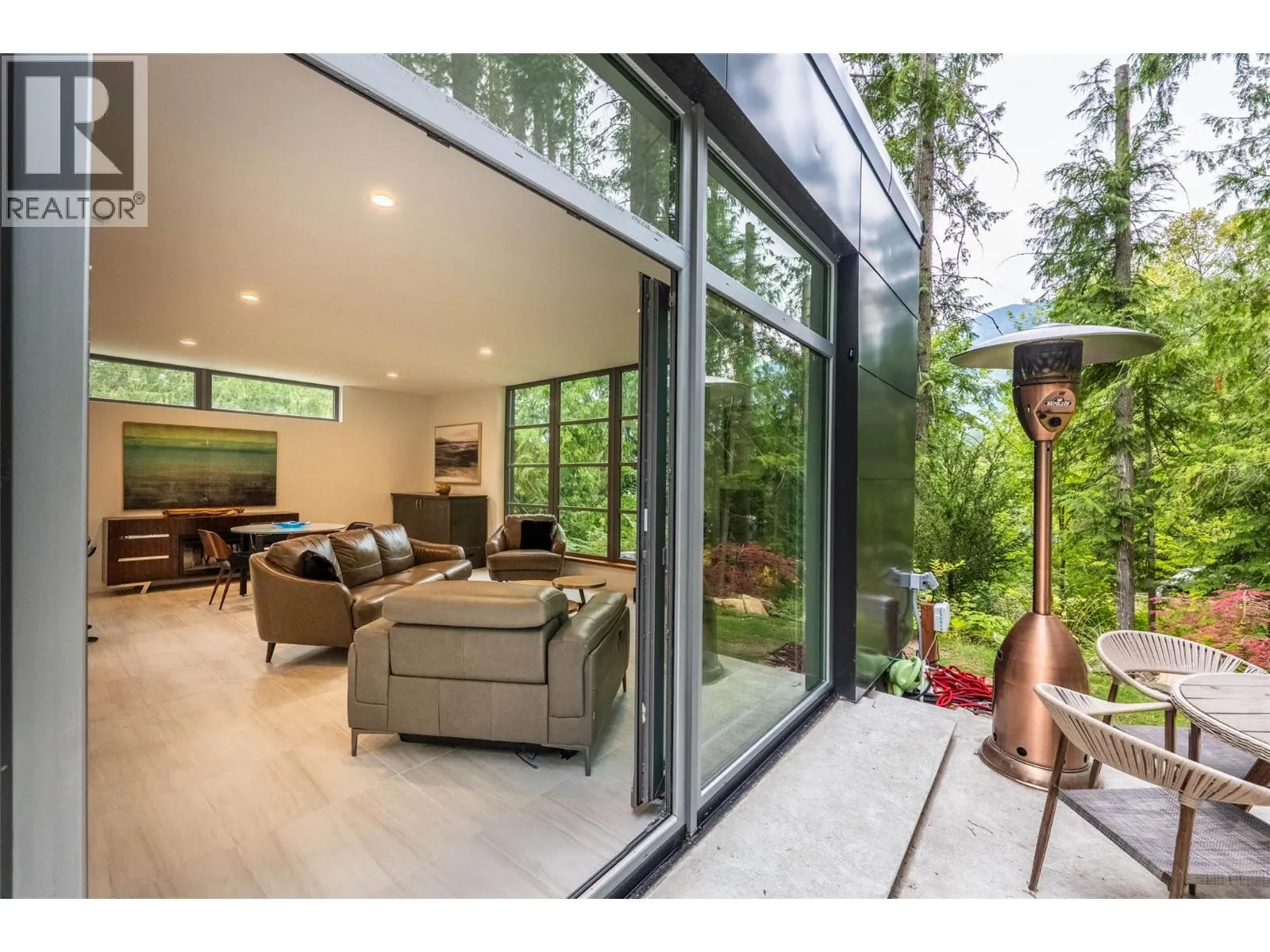 183 Kootenay Lake Road