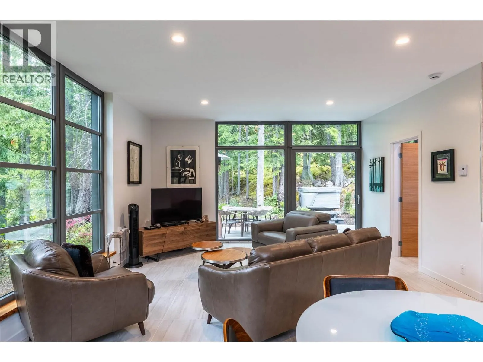 183 Kootenay Lake Road