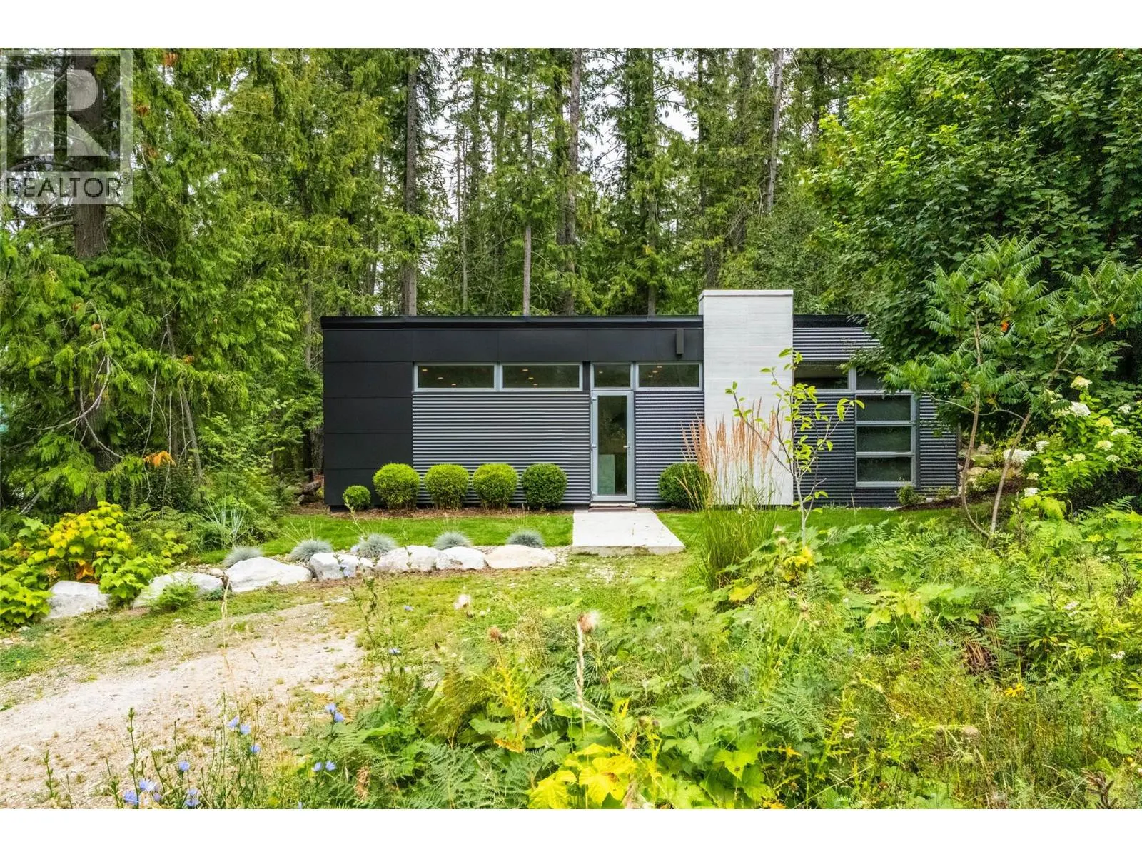 183 Kootenay Lake Road