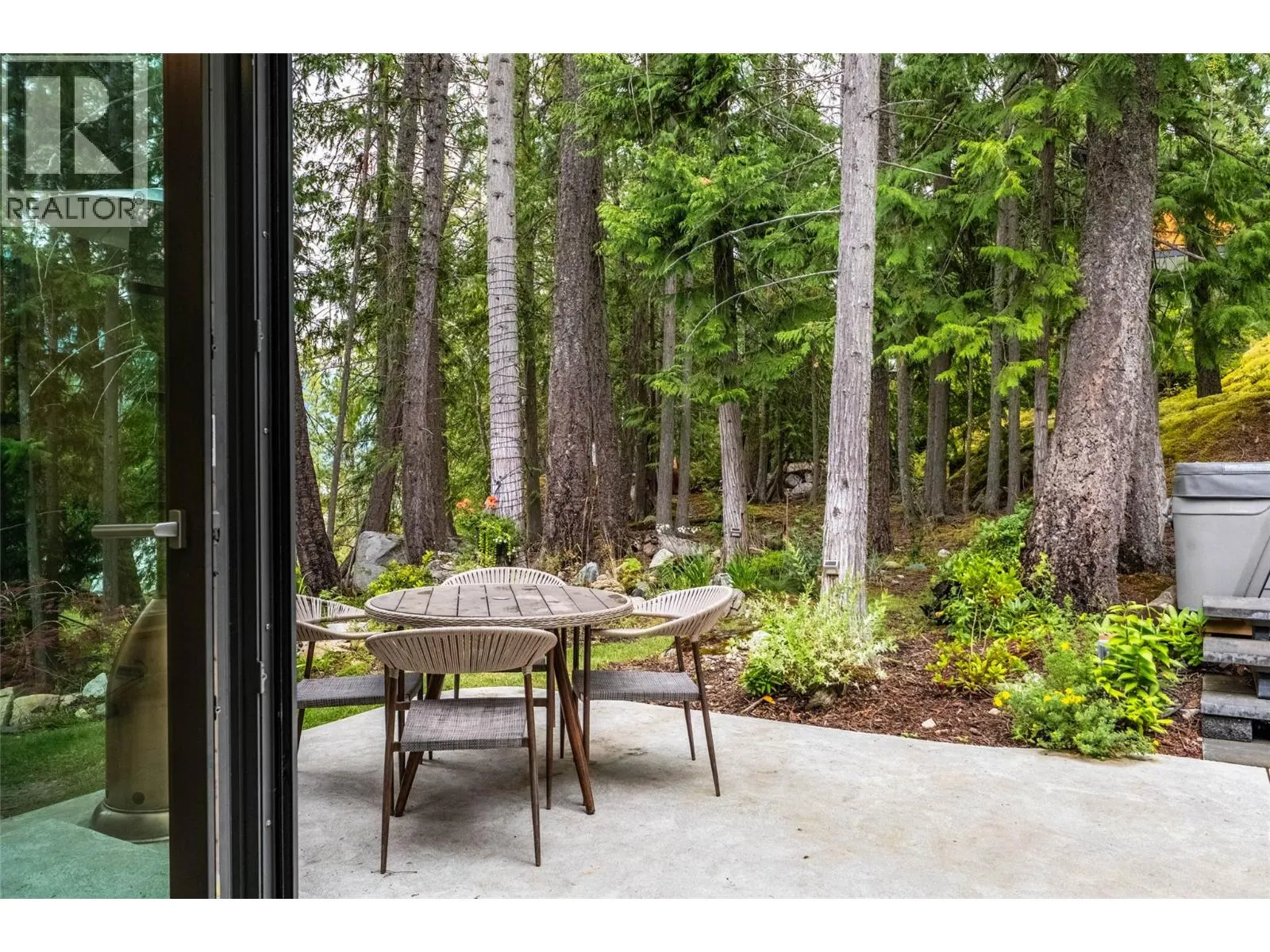 183 Kootenay Lake Road