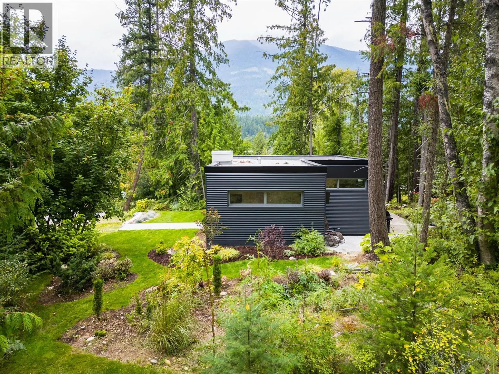 183 Kootenay Lake Road