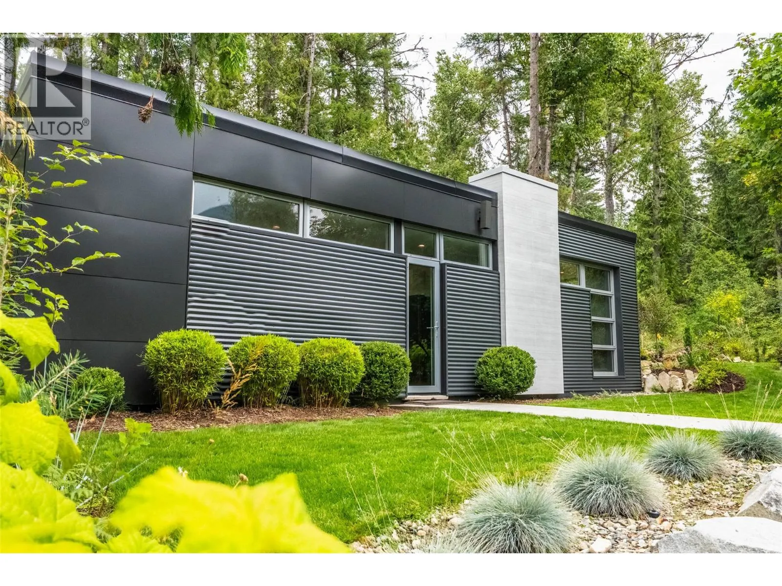 183 Kootenay Lake Road