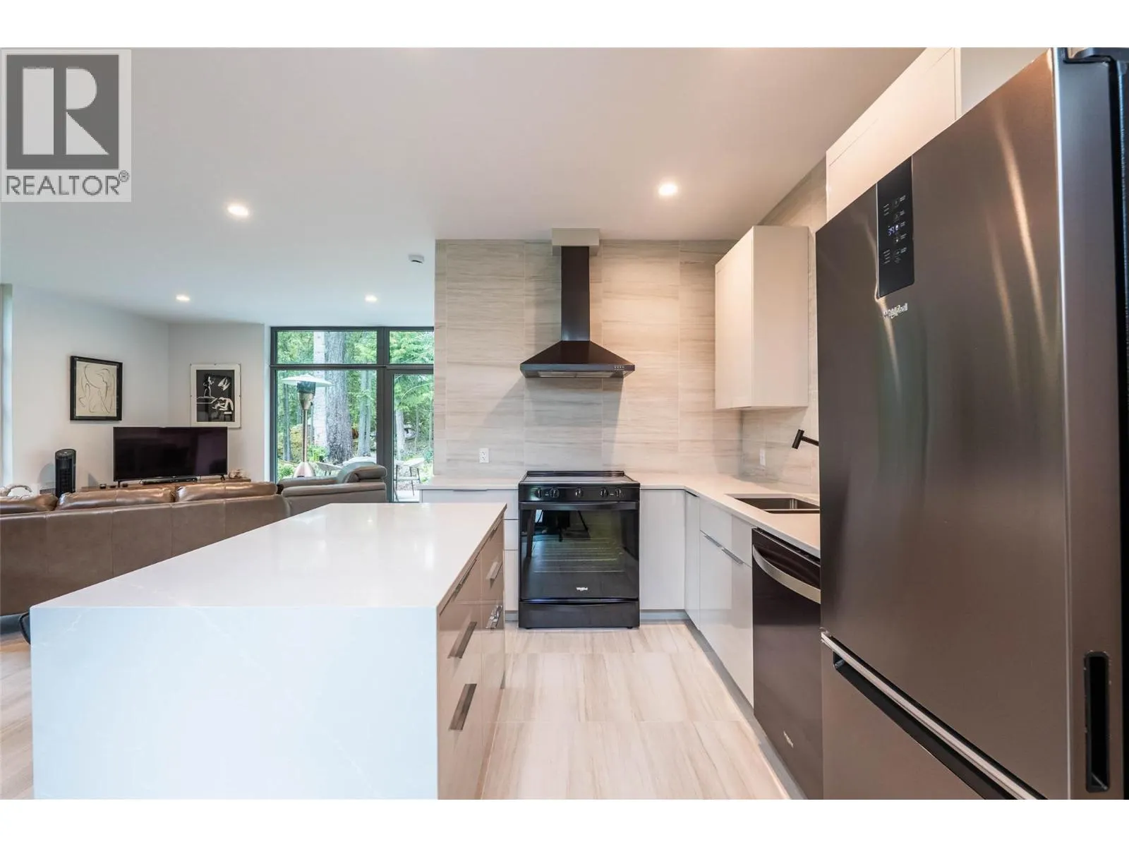 183 Kootenay Lake Road