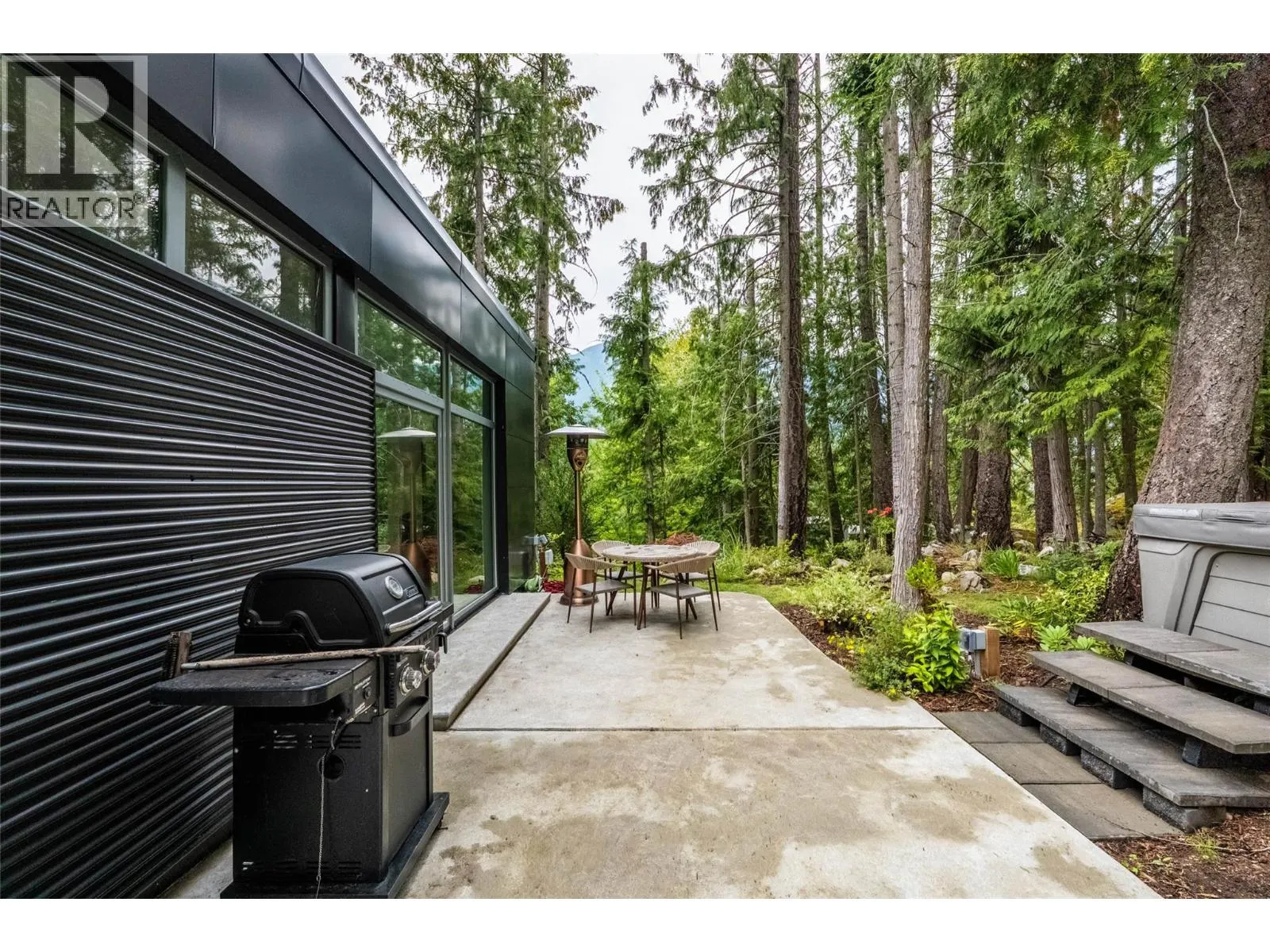 183 Kootenay Lake Road