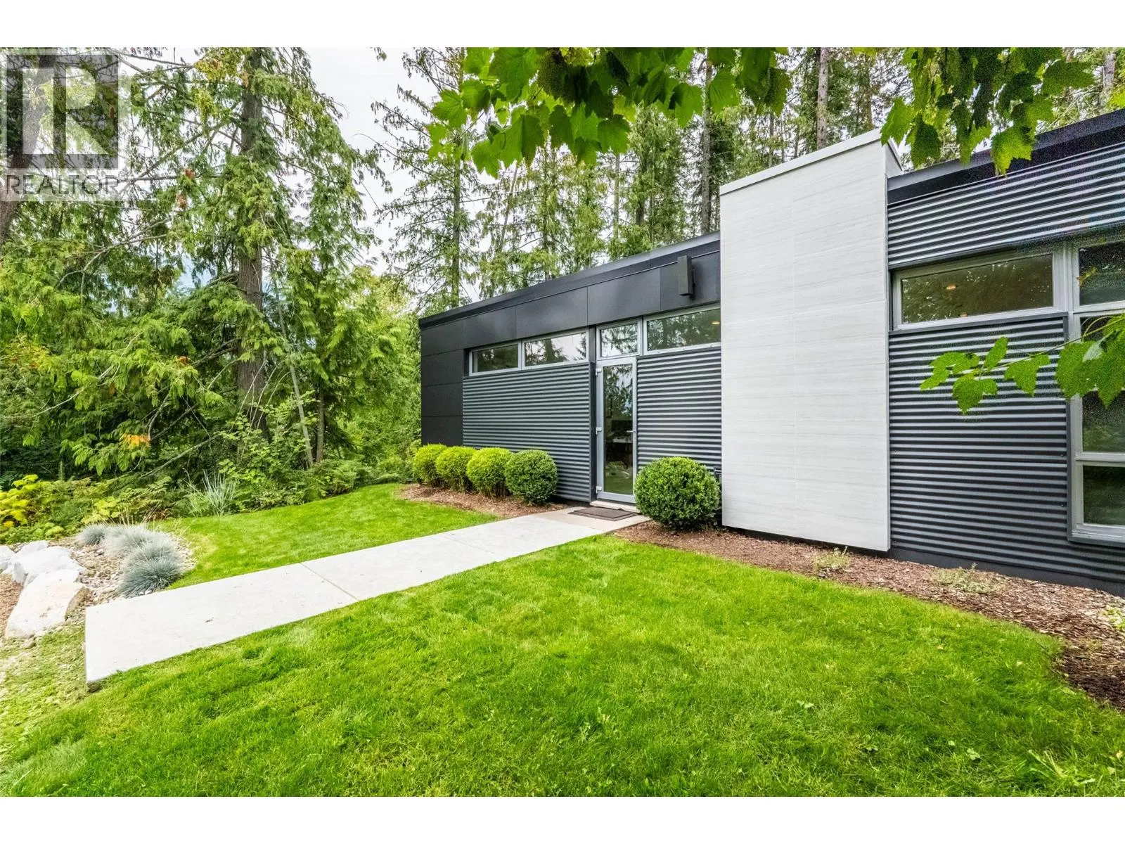 183 Kootenay Lake Road