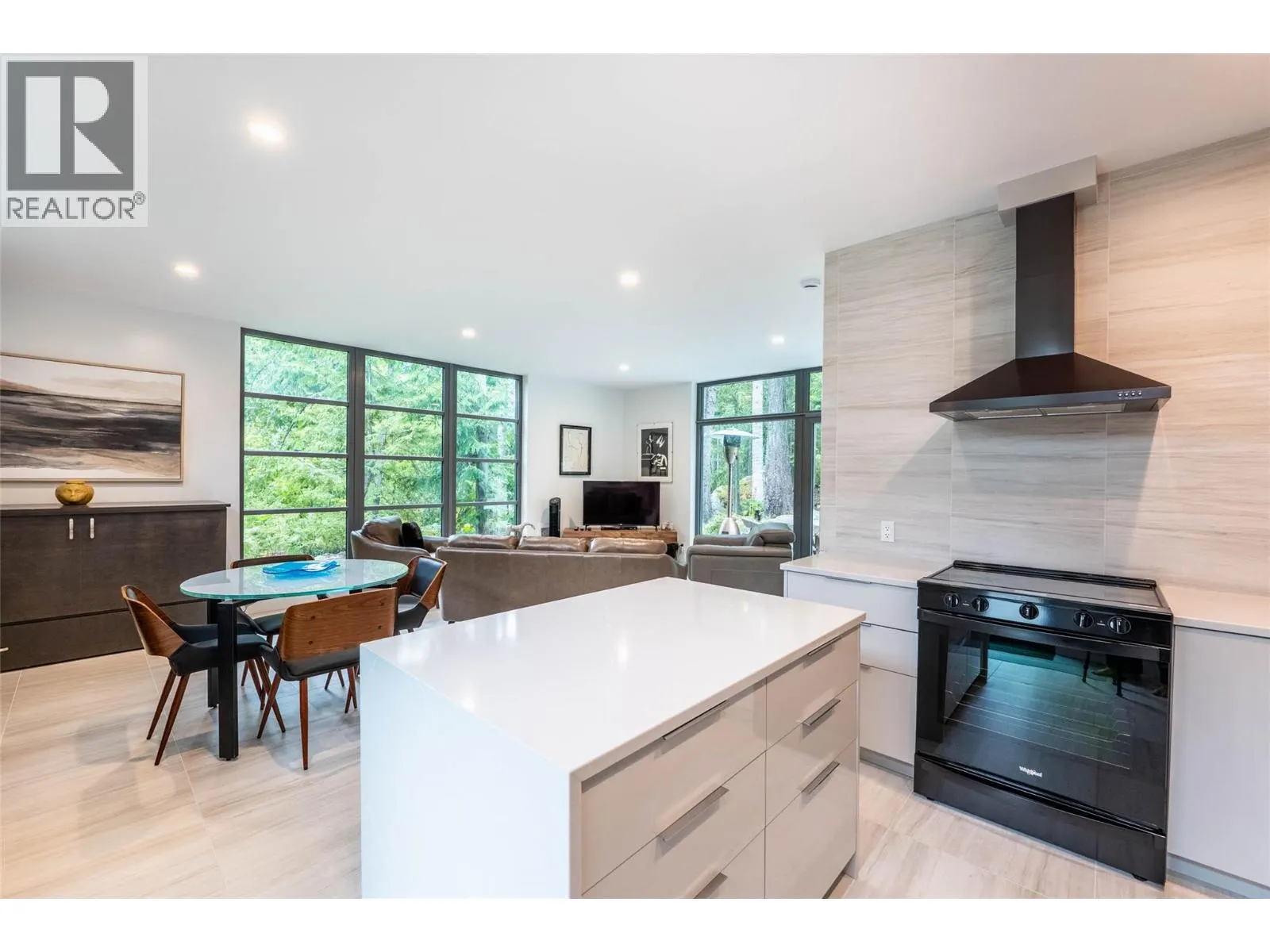 183 Kootenay Lake Road