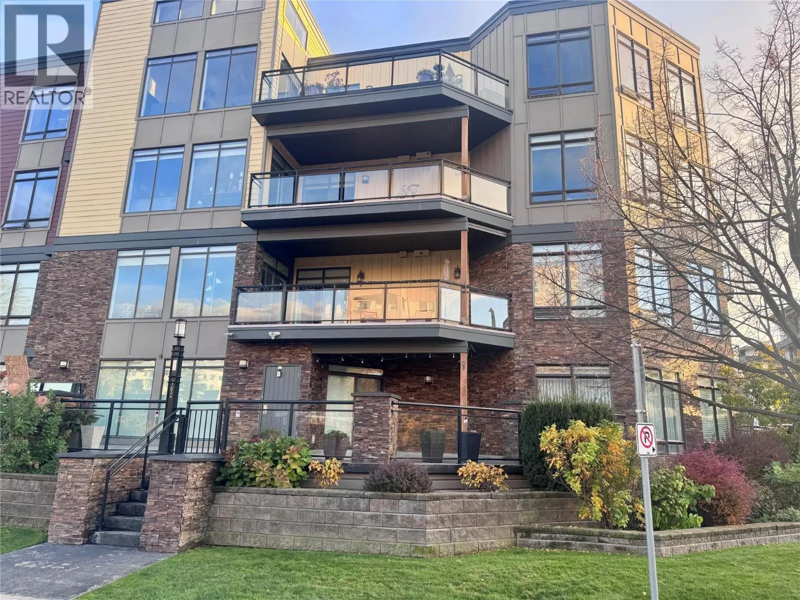 2011 Agassiz Road Unit# 102