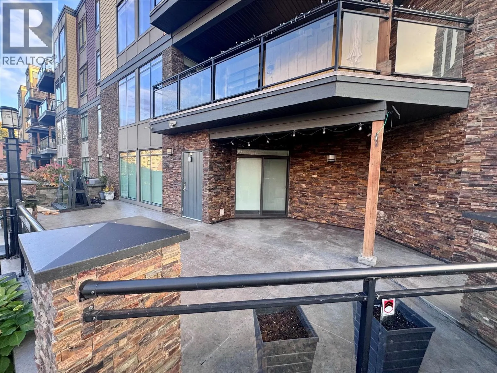 2011 Agassiz Road Unit# 102