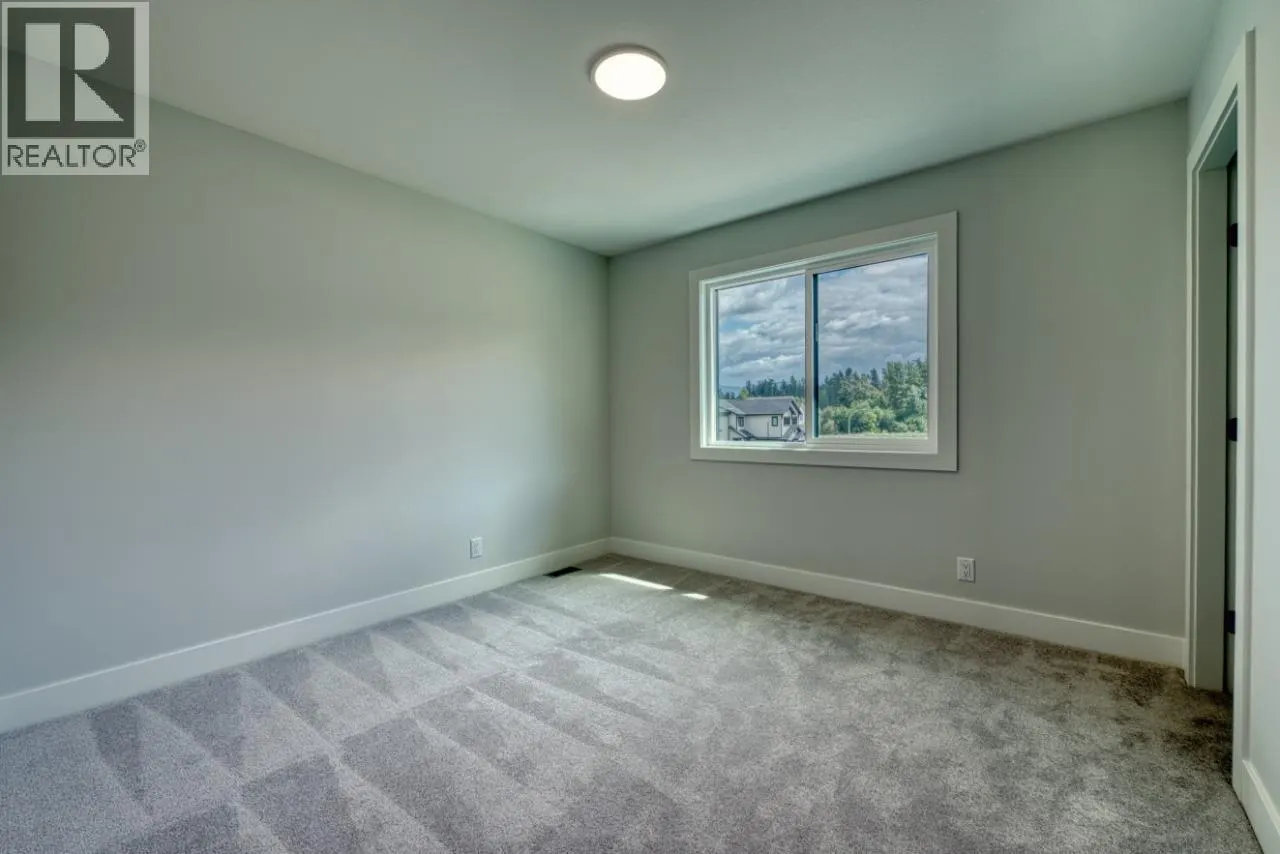925 Bull Crescent