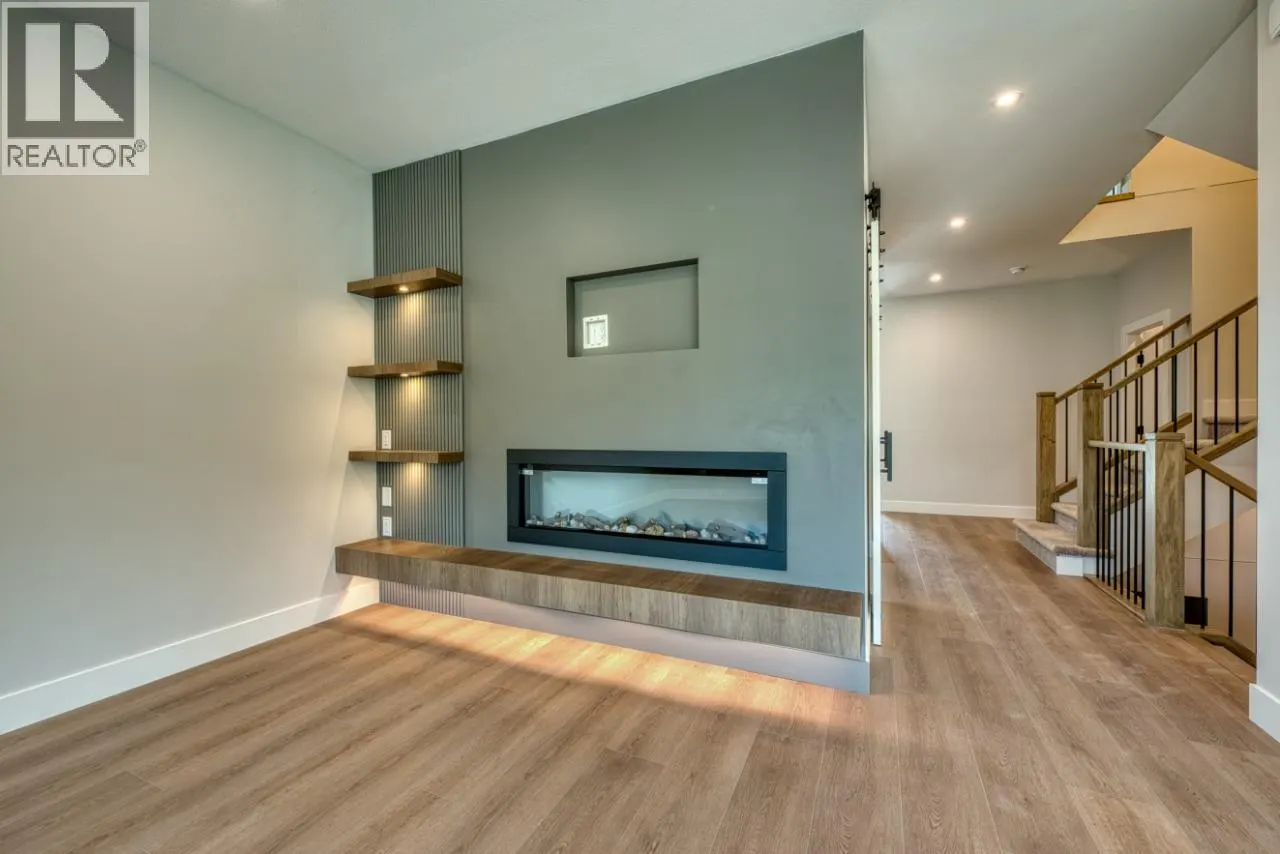925 Bull Crescent