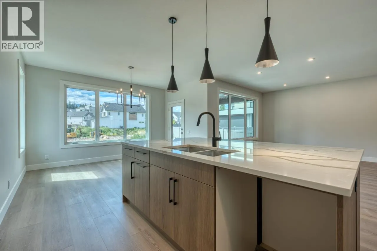 925 Bull Crescent