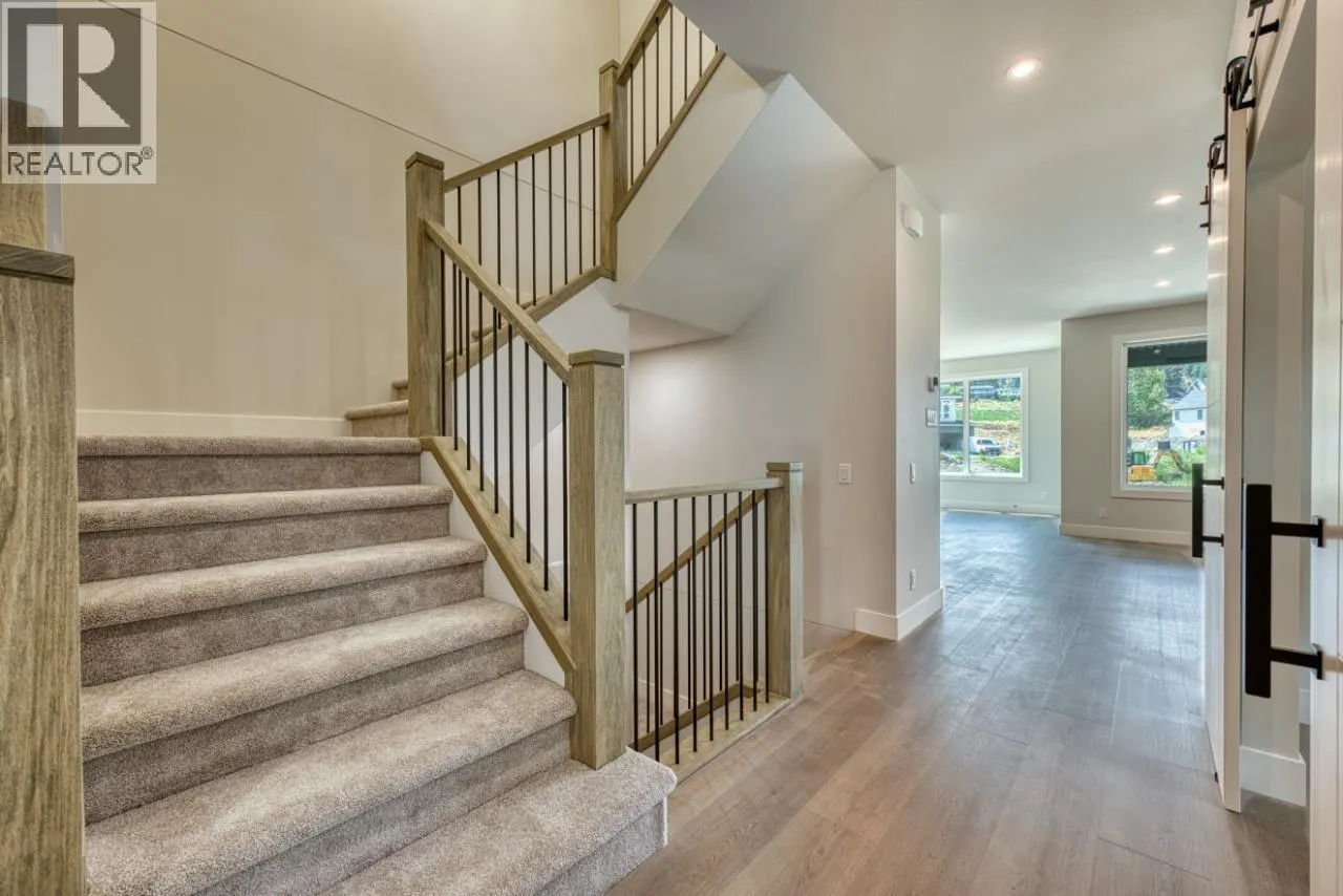 925 Bull Crescent