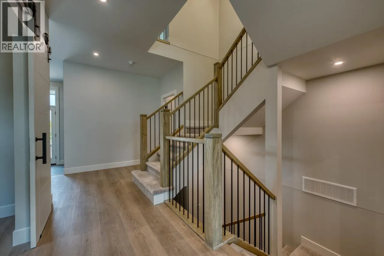 925 Bull Crescent