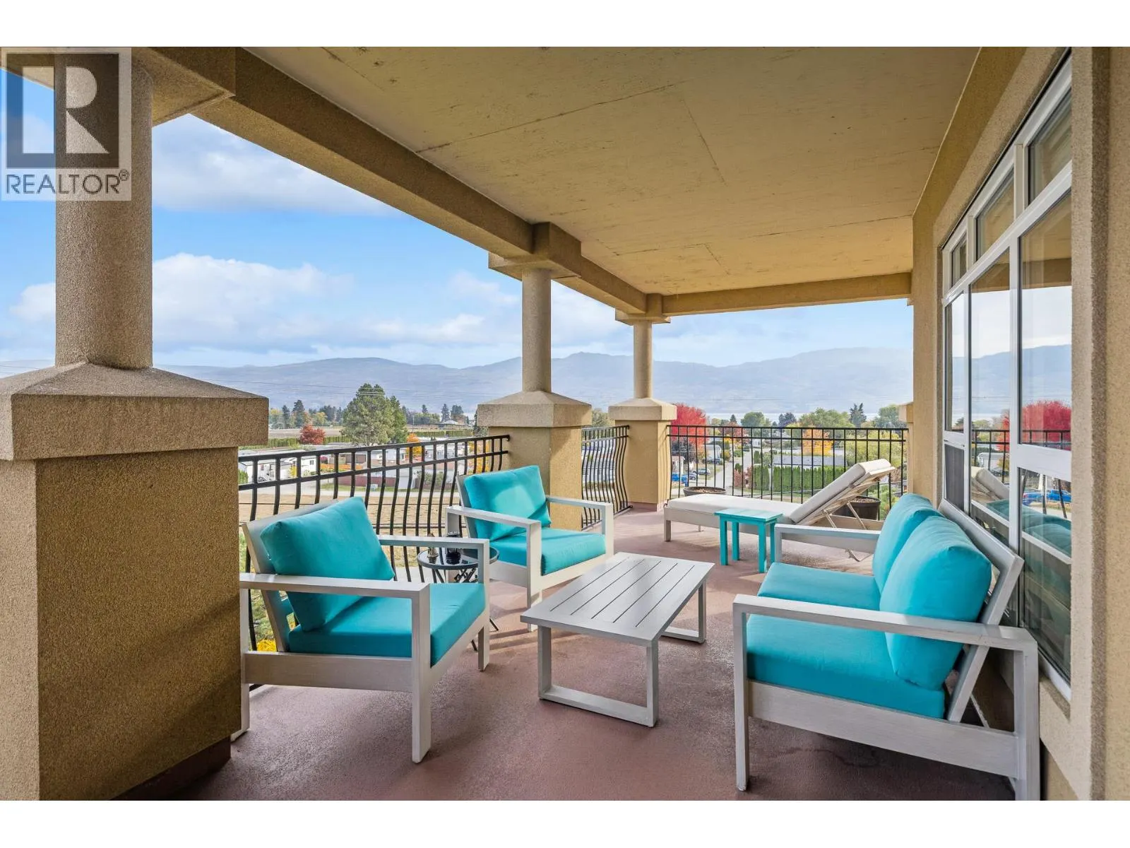 2070 Boucherie Road Unit# 417