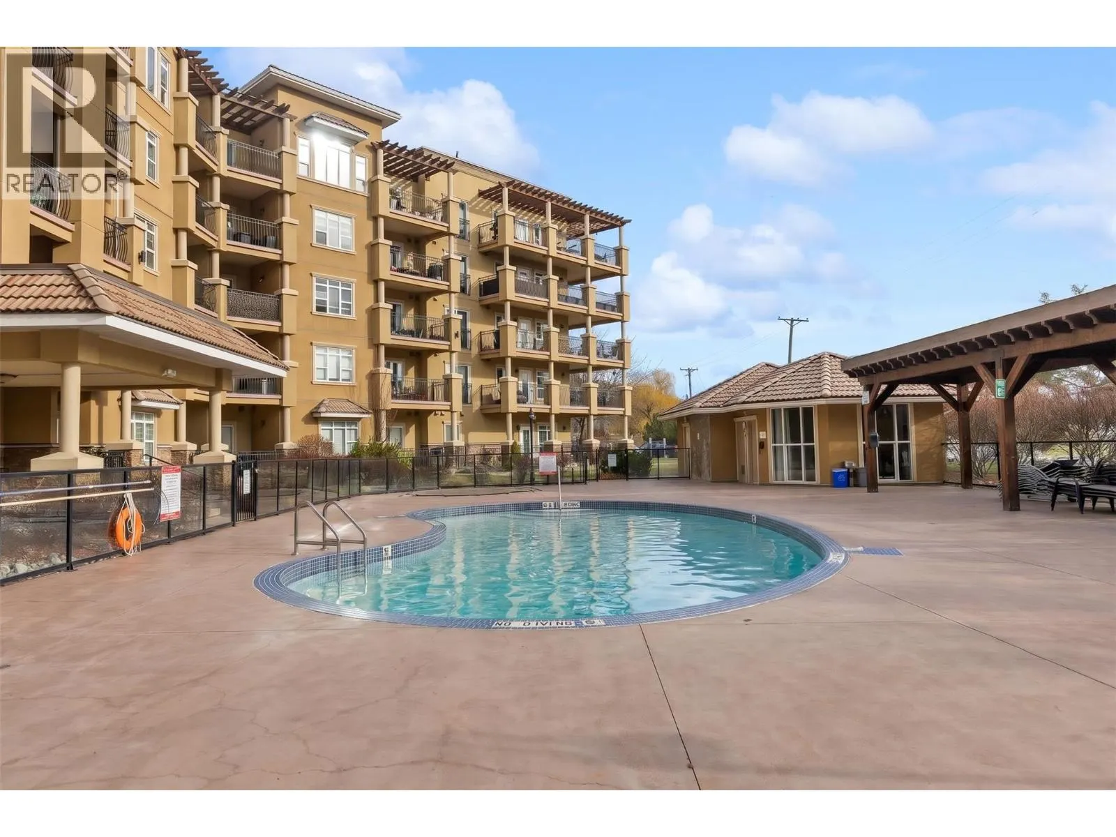 2070 Boucherie Road Unit# 417