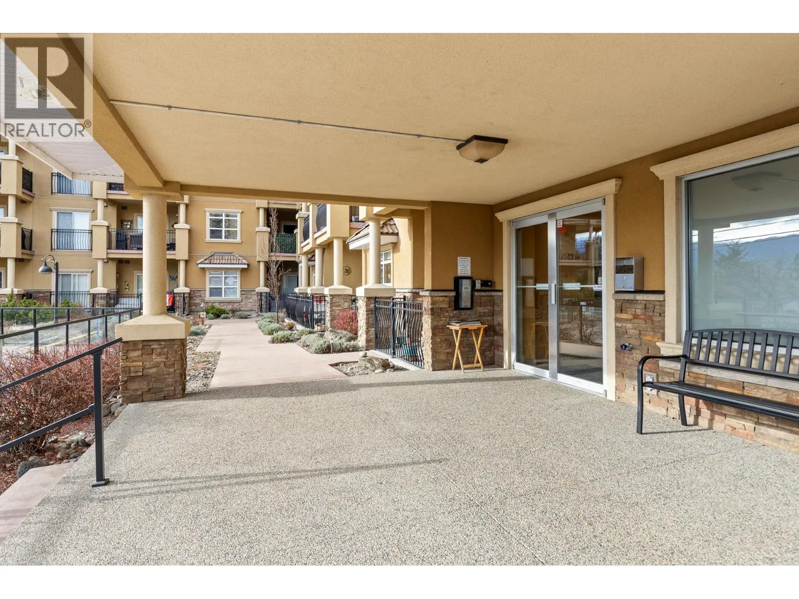 2070 Boucherie Road Unit# 417