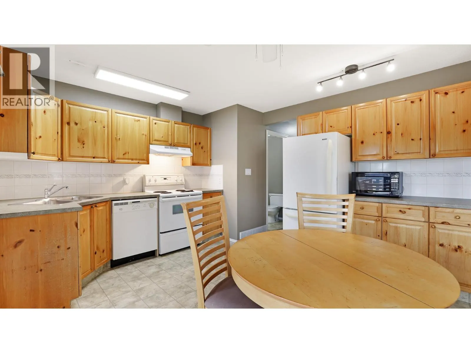 4835 RADIUM Boulevard Unit# 110