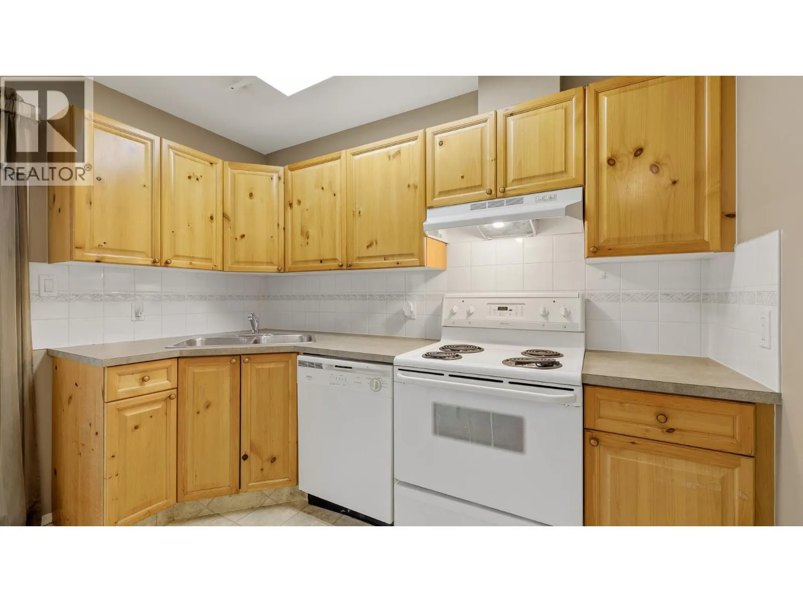 4835 RADIUM Boulevard Unit# 110