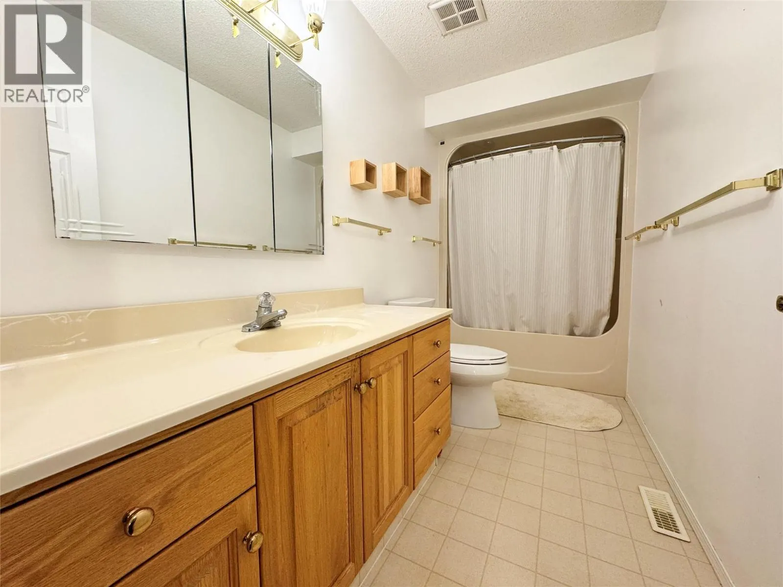 1605 Loran Drive