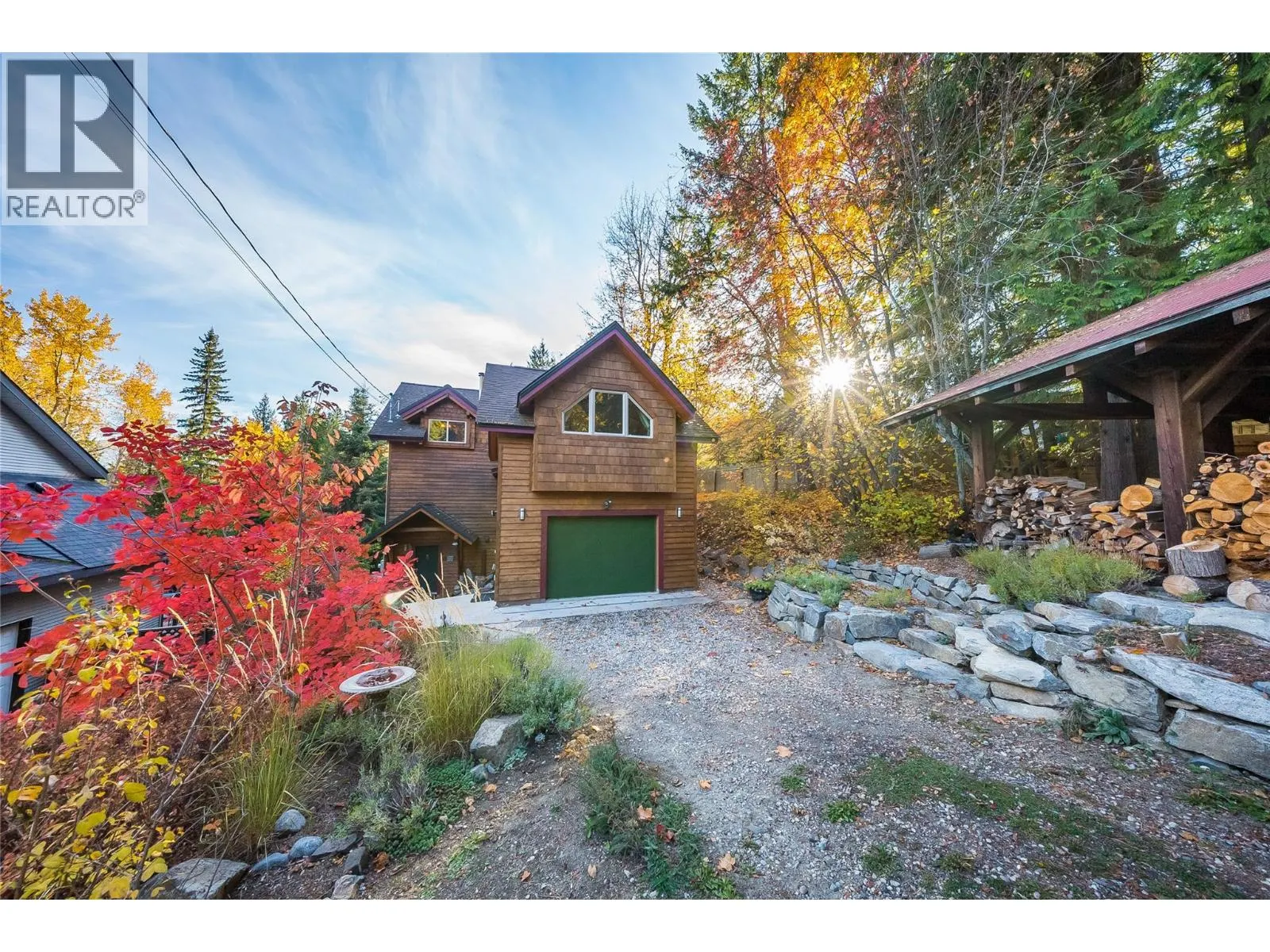 1305 Dunn Crescent