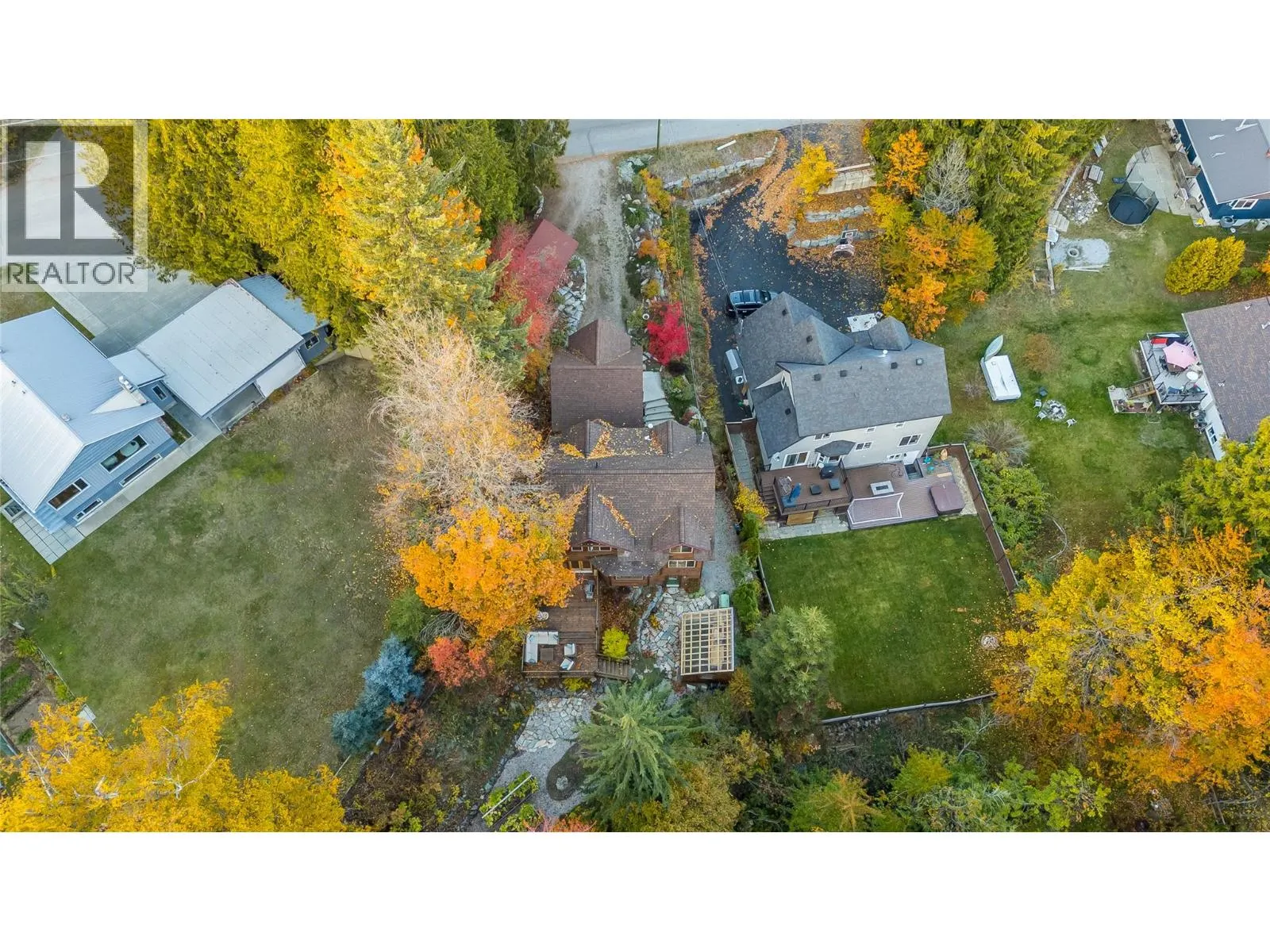 1305 Dunn Crescent