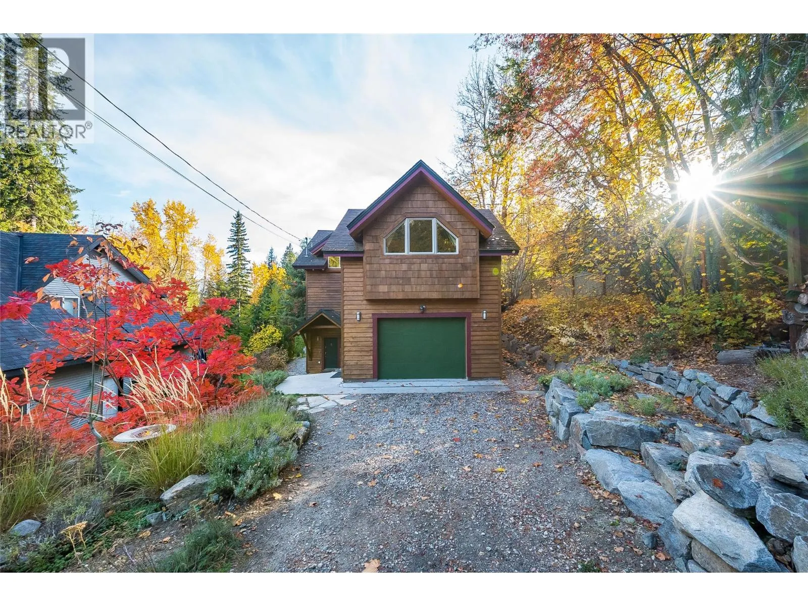 1305 Dunn Crescent