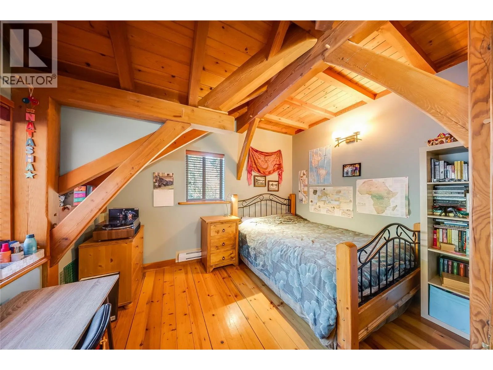 1305 Dunn Crescent