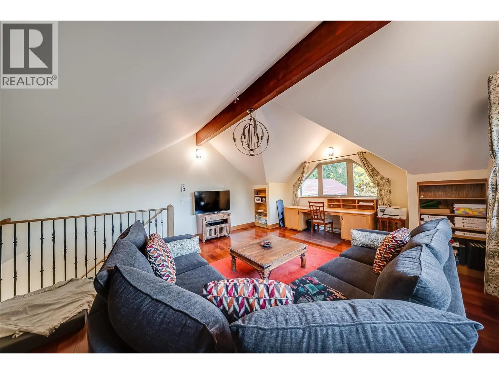 1305 Dunn Crescent