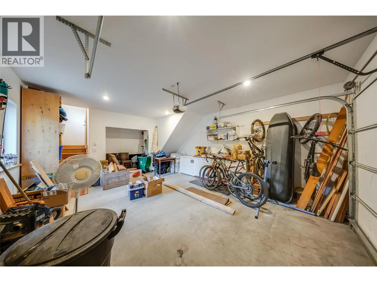 1305 Dunn Crescent