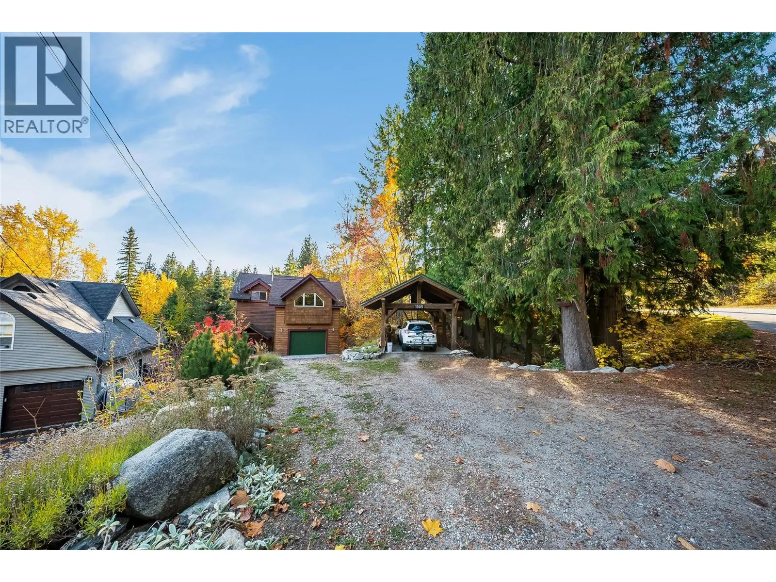 1305 Dunn Crescent