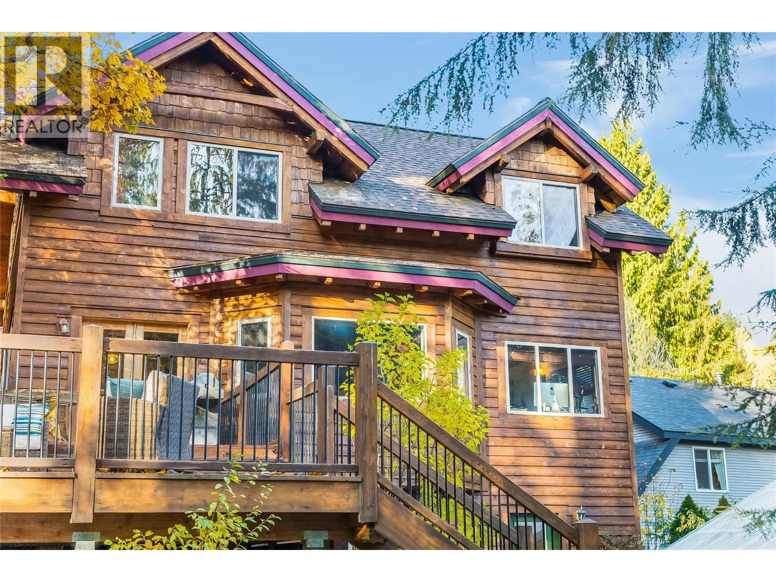 1305 Dunn Crescent