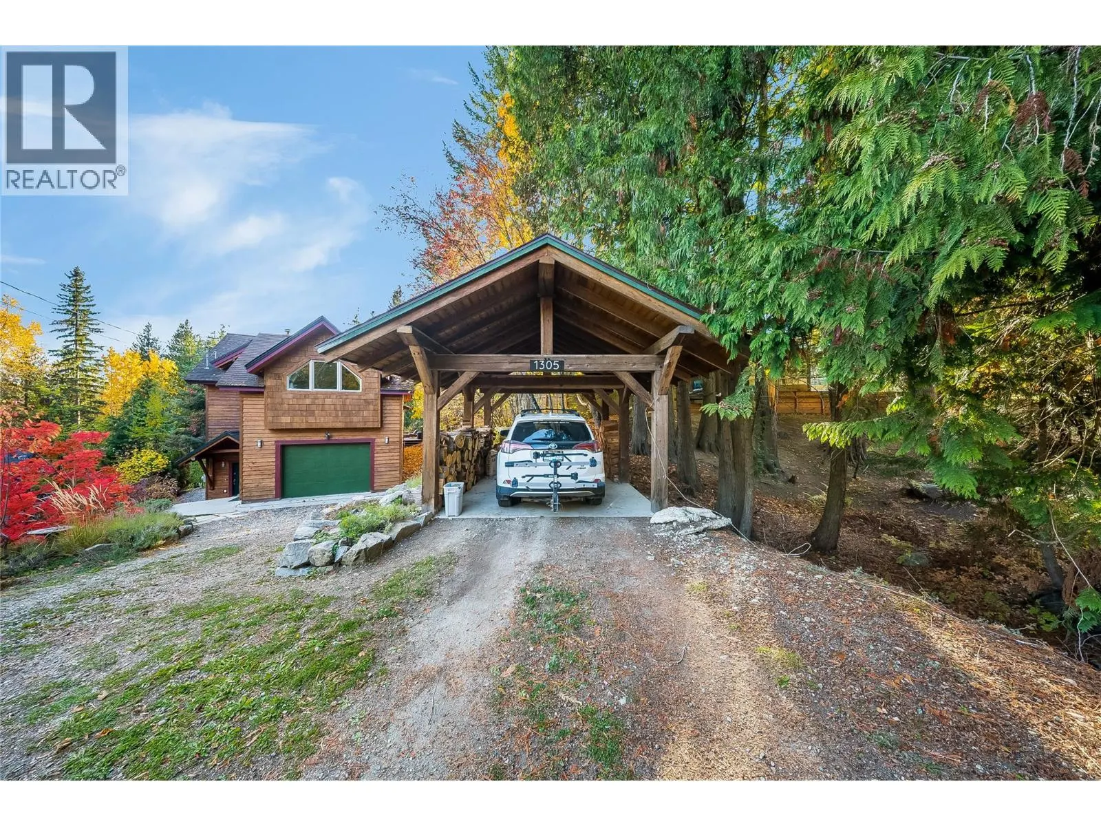 1305 Dunn Crescent