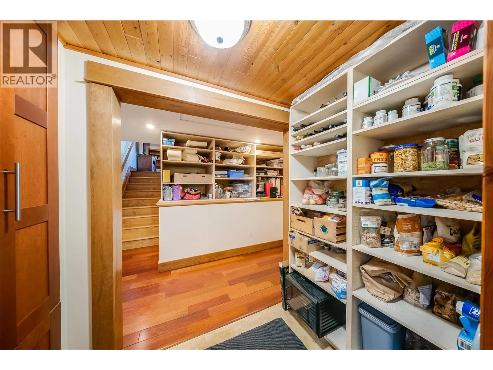 1305 Dunn Crescent