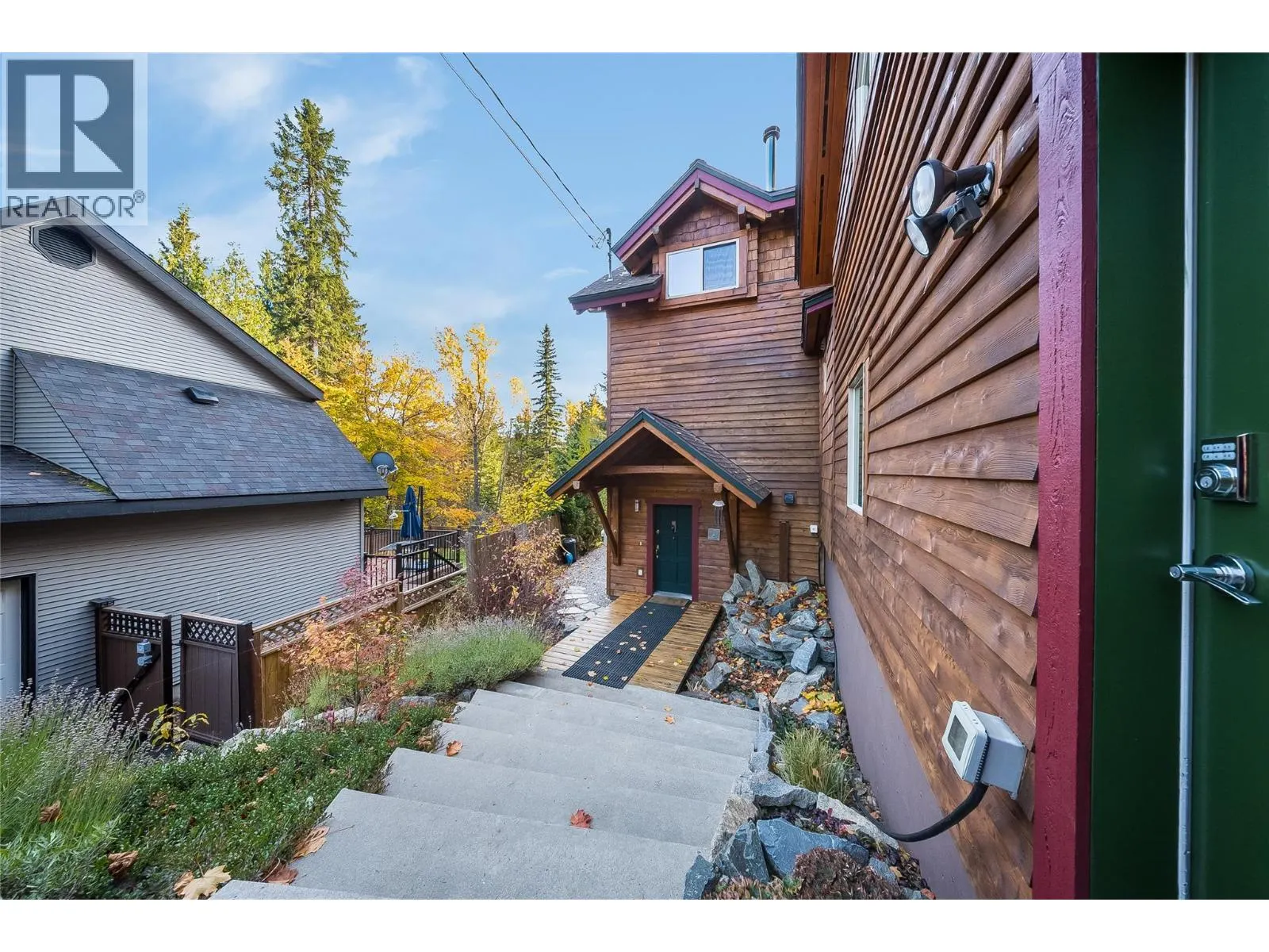 1305 Dunn Crescent