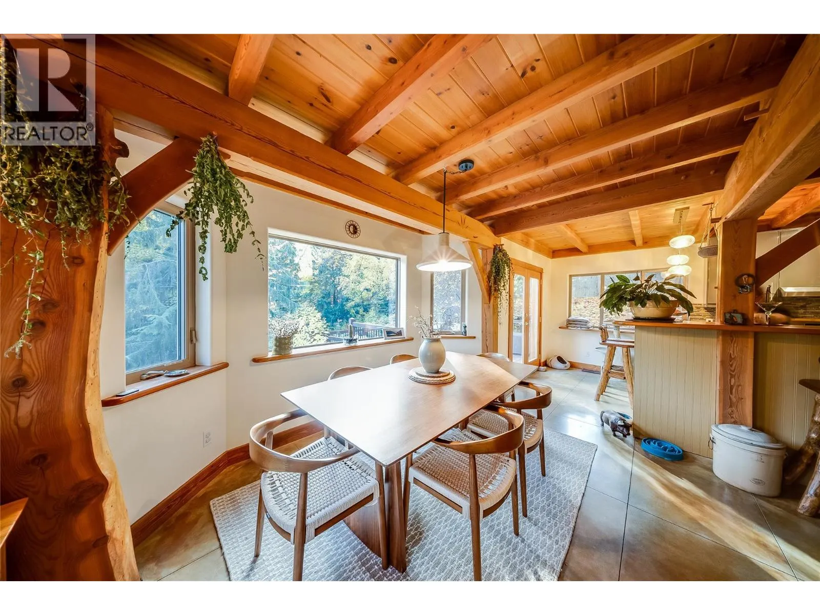 1305 Dunn Crescent