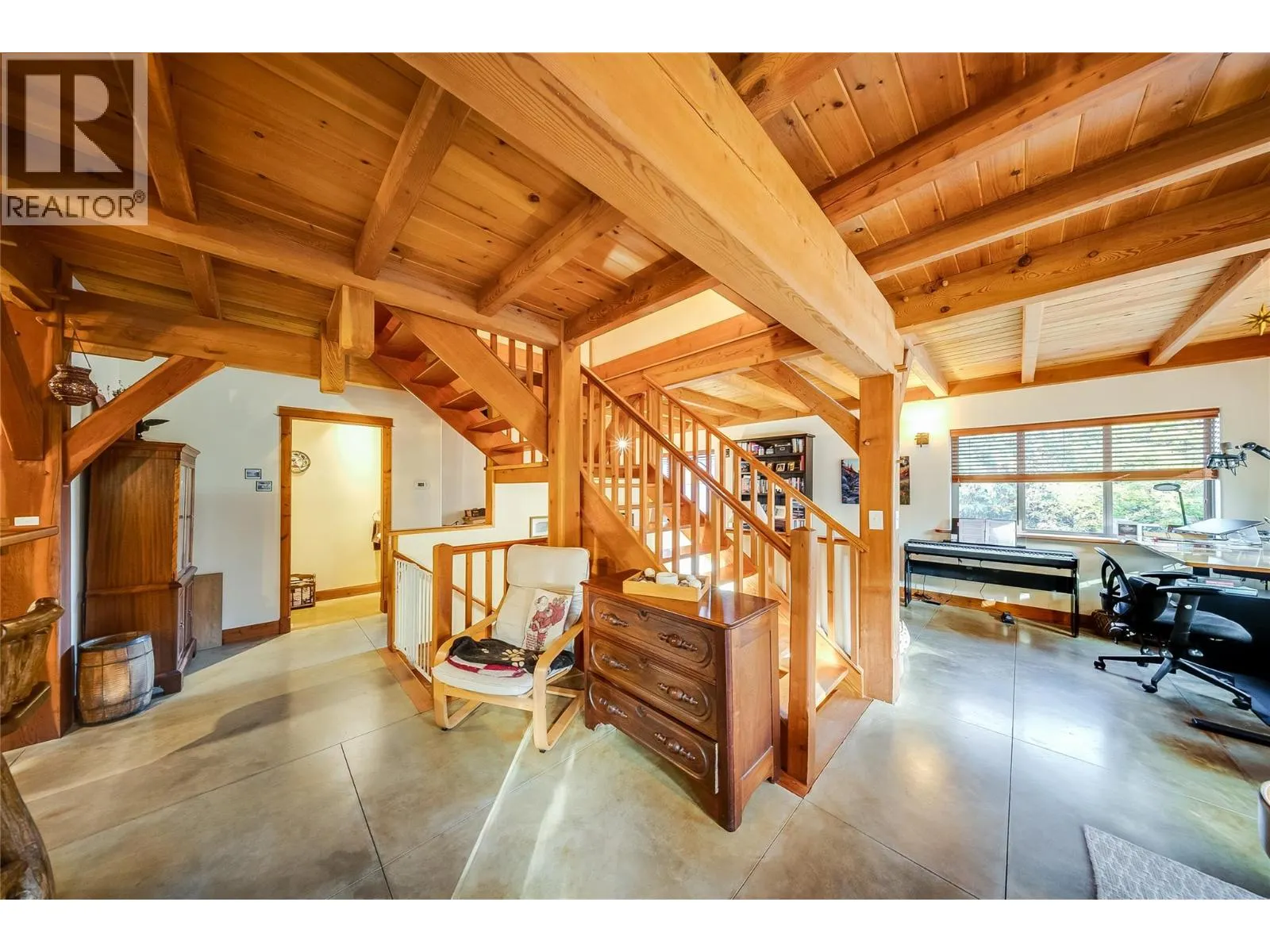 1305 Dunn Crescent