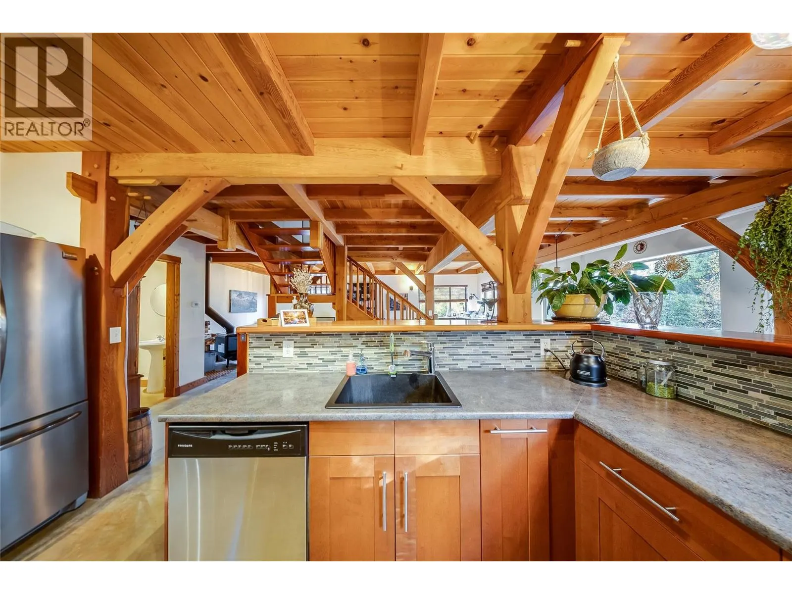 1305 Dunn Crescent