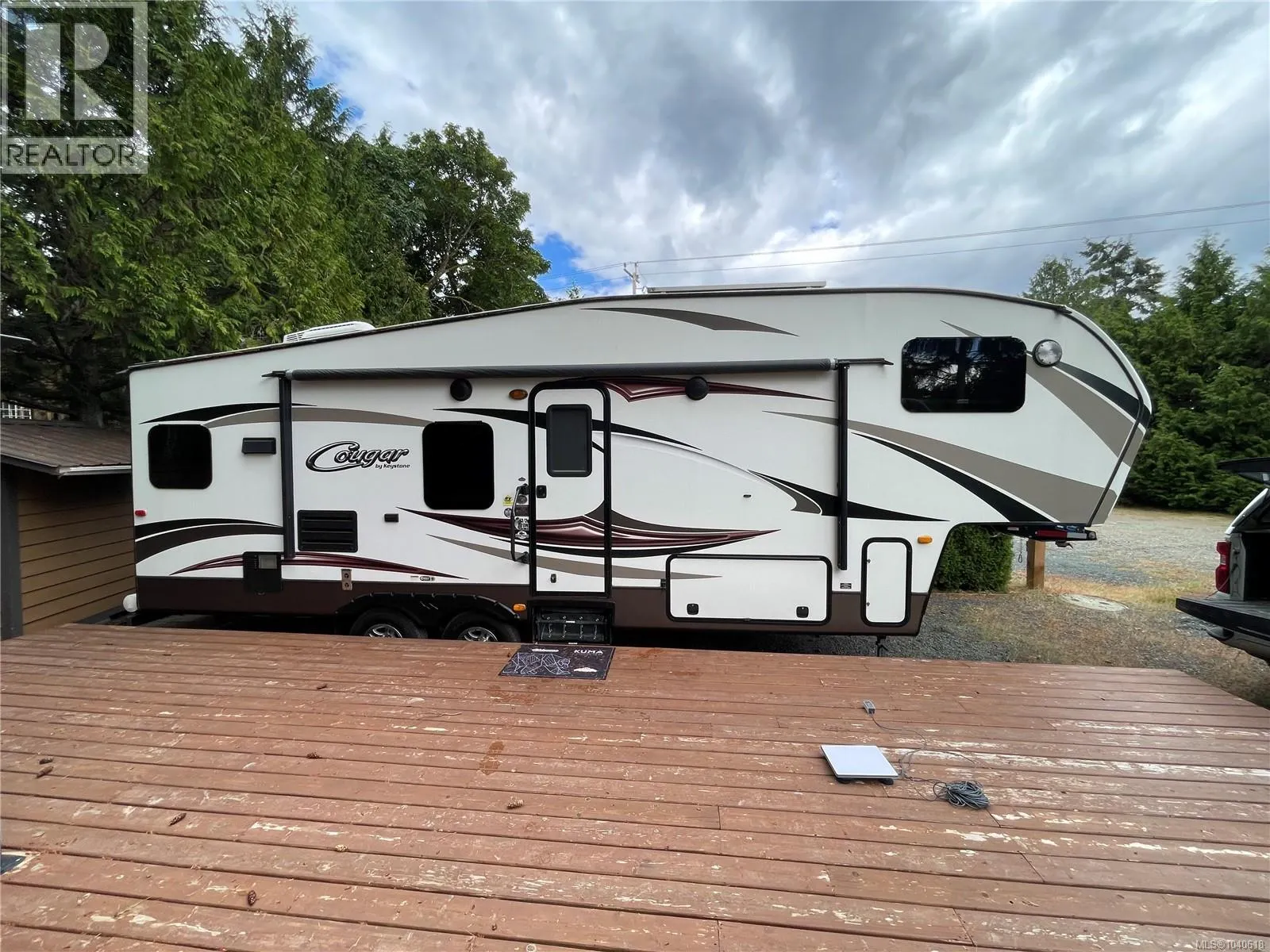 24 6050 Island Hwy