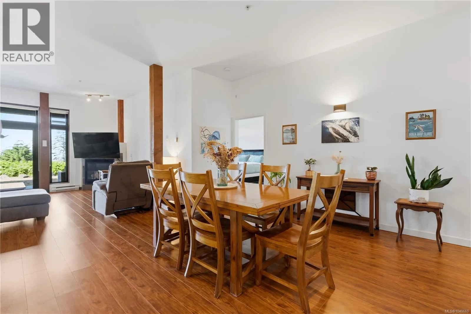 203 515 Marine Dr