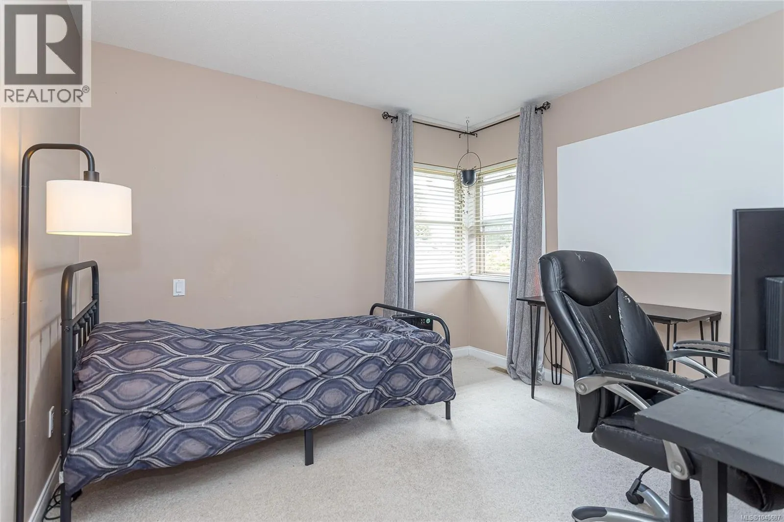 1191 Rosemount Close