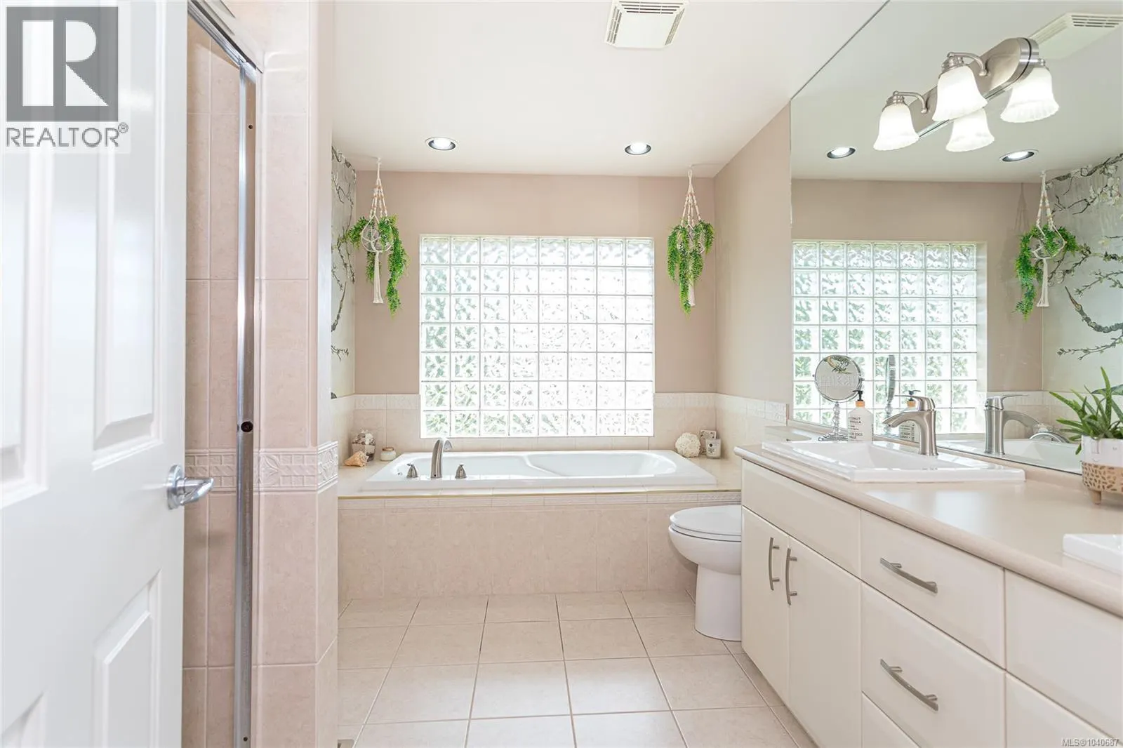 1191 Rosemount Close